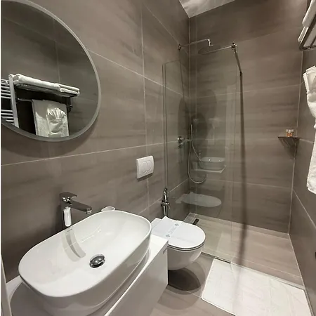 Hotel 4