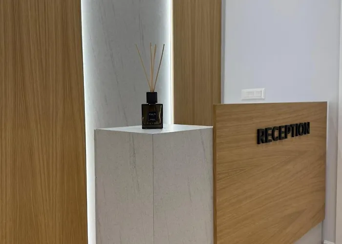 4 מלון טיראנה