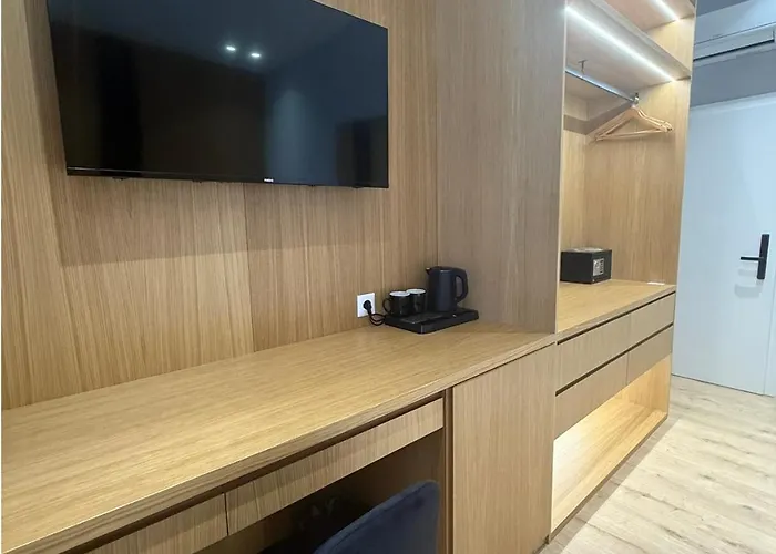 מלון 4 טיראנה